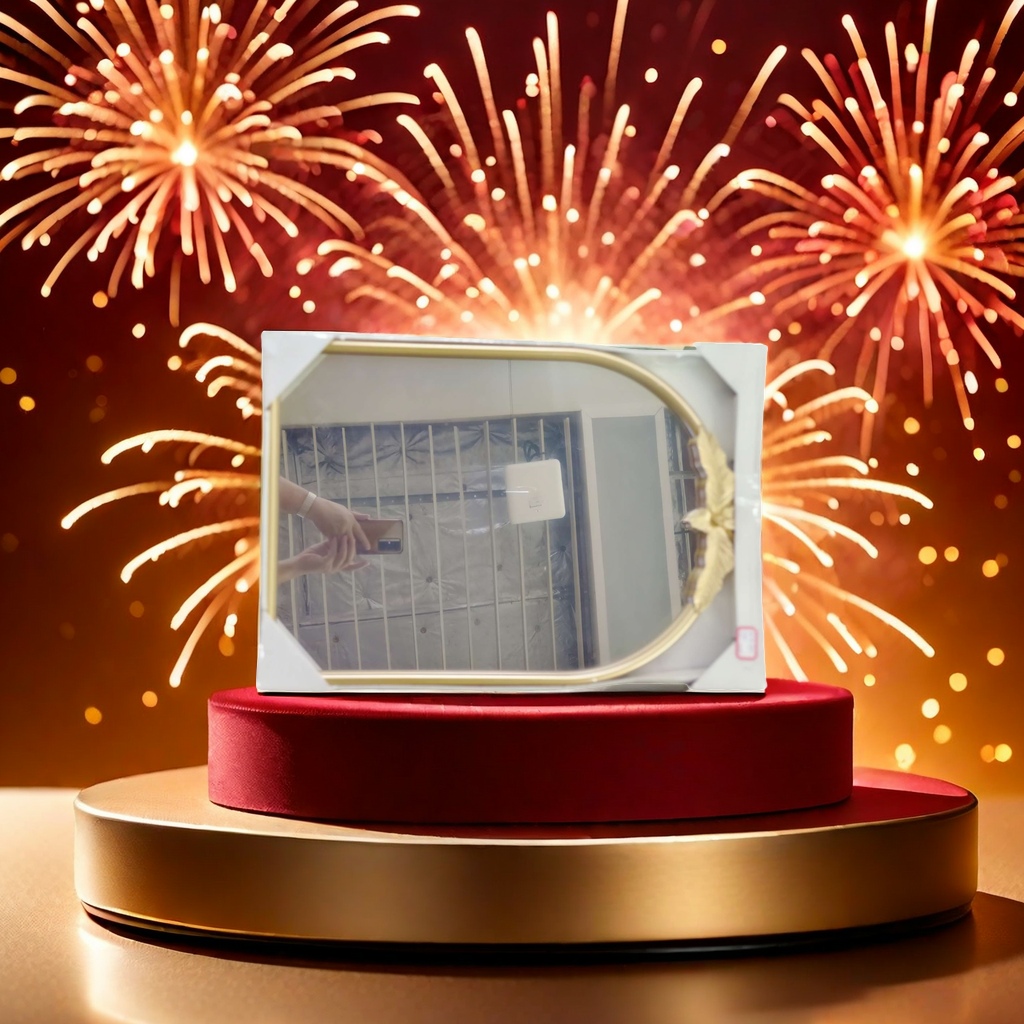 金鹏相框生产塑料各种各样尺寸镜子，PVC各种各样尺寸镜子。