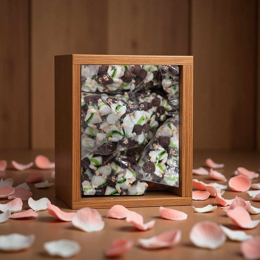 小号耶稣公仔白底实物图