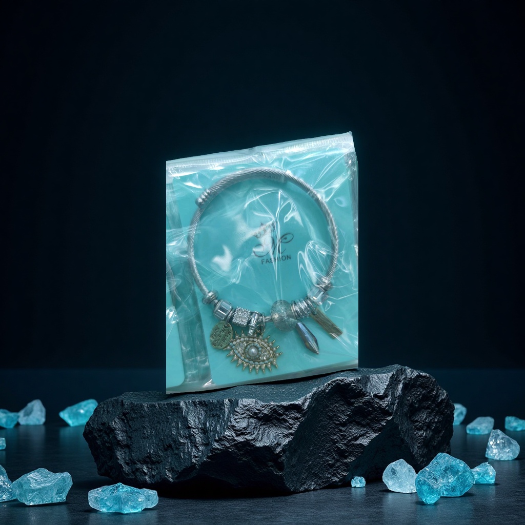 玉一般经典手饰品时尚简约手镯挂件配饰潮流百搭