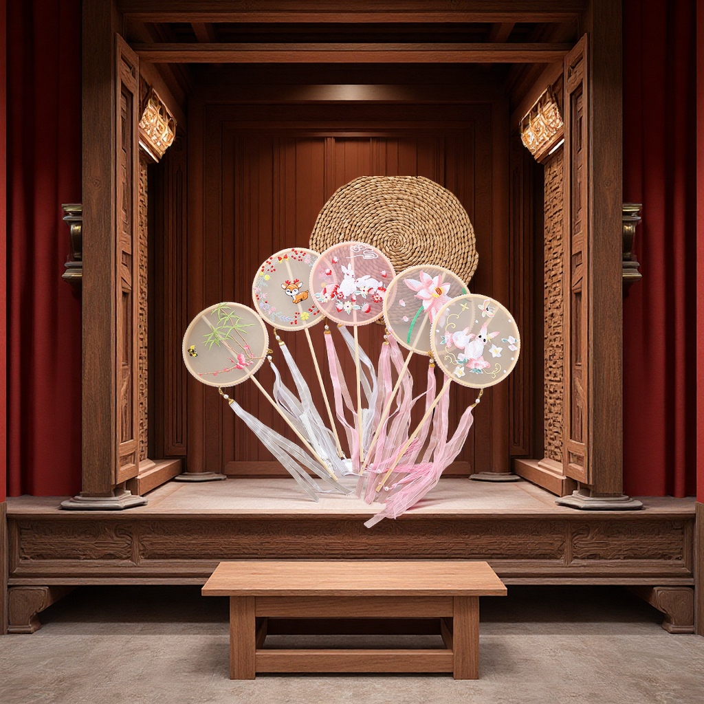 Wholesale of Chinese-style embroidered fans, ancient-style Hanfu, photo shoots, dance cheongsams, fashion shows, round fans and retro palace fans