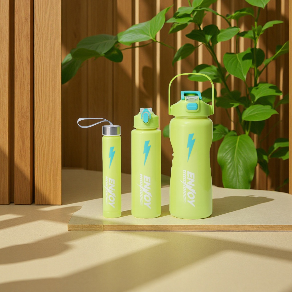 运动水杯/水杯/塑料/商用饮料杯/塑料水杯白底实物图