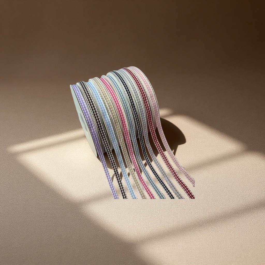 1 cm black fungus edge checkered tape, toothed edge checkered tape, lace checkered webbing tape, checkered pressed fabric strip, herringbone webbing tape, polyester coated diagonal strip, edge wrapping strip, multiple colors available, high-quality craftsmanship Application Scenario