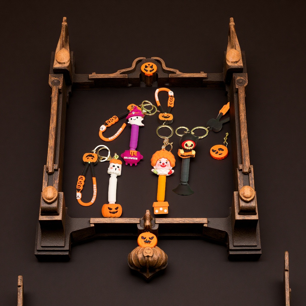 New Halloween telescopic pull tube creative pressure-relieving PVC soft rubber key pendant factory wholesale keychain accessories