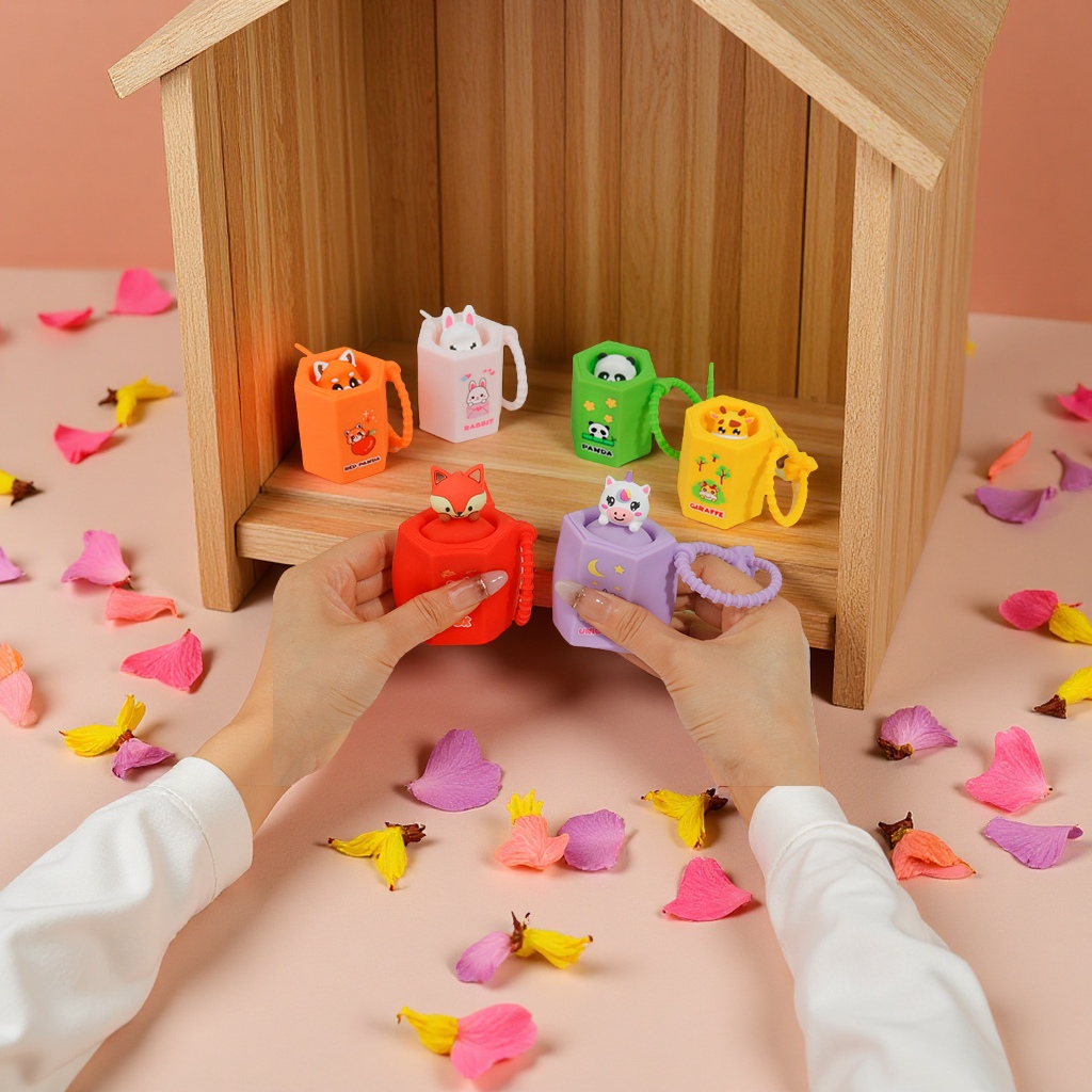 Cartoon cute unicorn silicone keychain, creative stress-relieving kneading fun pendant, educational toy, children's gift