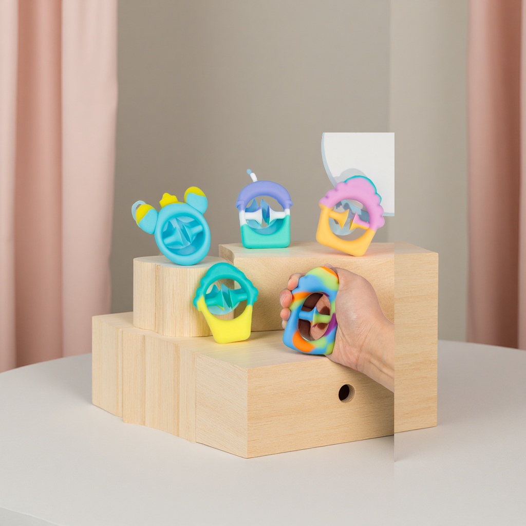 跨境新款硅胶吸盘握力器手指按压康复健身器材儿童解压拉力训练器小摆件