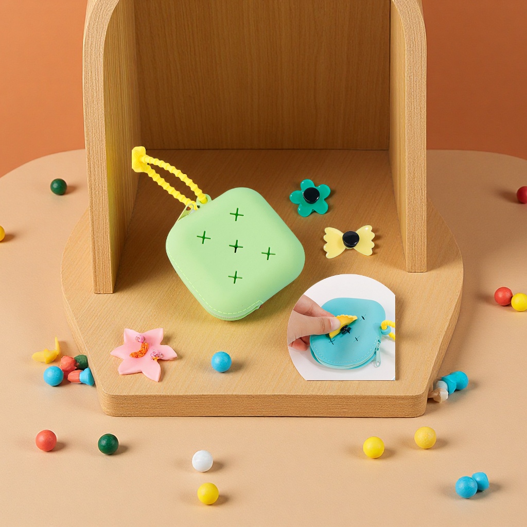 Silicone mini children's hole coin purse, cute small square bag, headphones, data cable storage case, wholesale coin case Specification image
