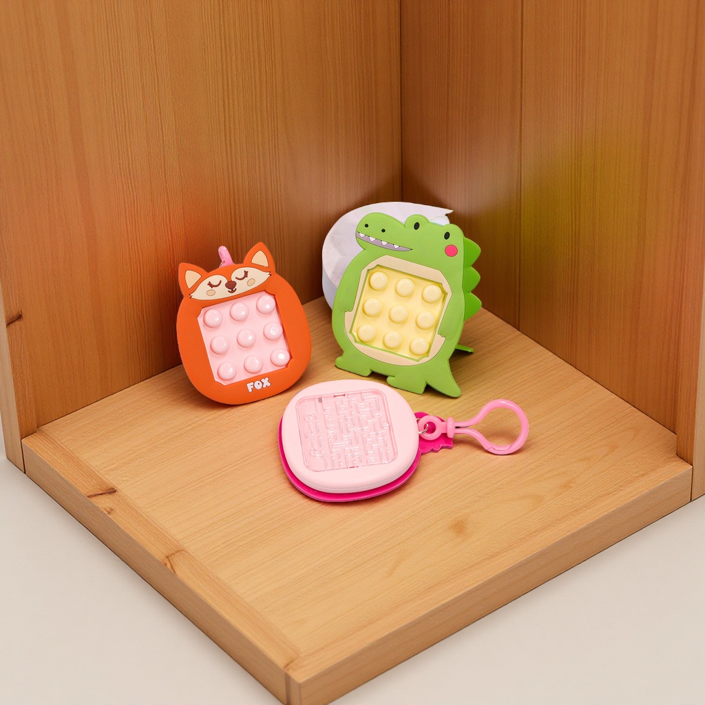 New cartoon stress-relieving toys, keychains, bags, pendants, mazes, puzzle toys, and wholesale stress-relieving toys details Picture