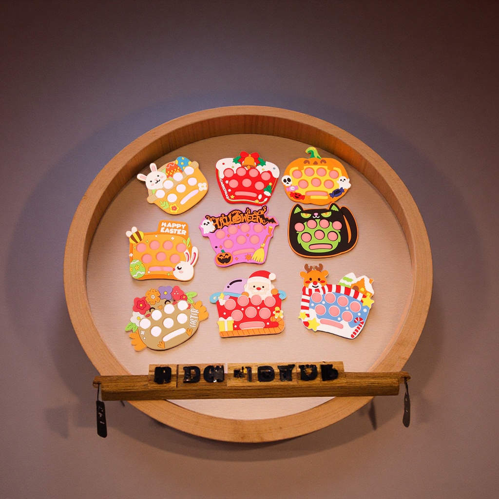 Wholesale and stock of new soft rubber patch groundmouse stress-relieving toy accessories for the festival series