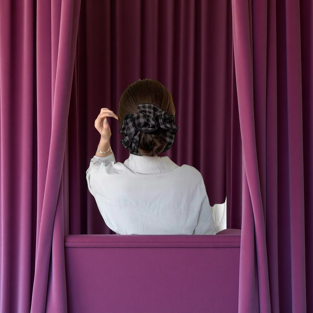 The purple large intestine hair band worn by Zhao Lusi is a new high-end satin four-layer hairpin for women in 2025. The Korean-style simple hair tie is fashionable and versatile Application Scenario