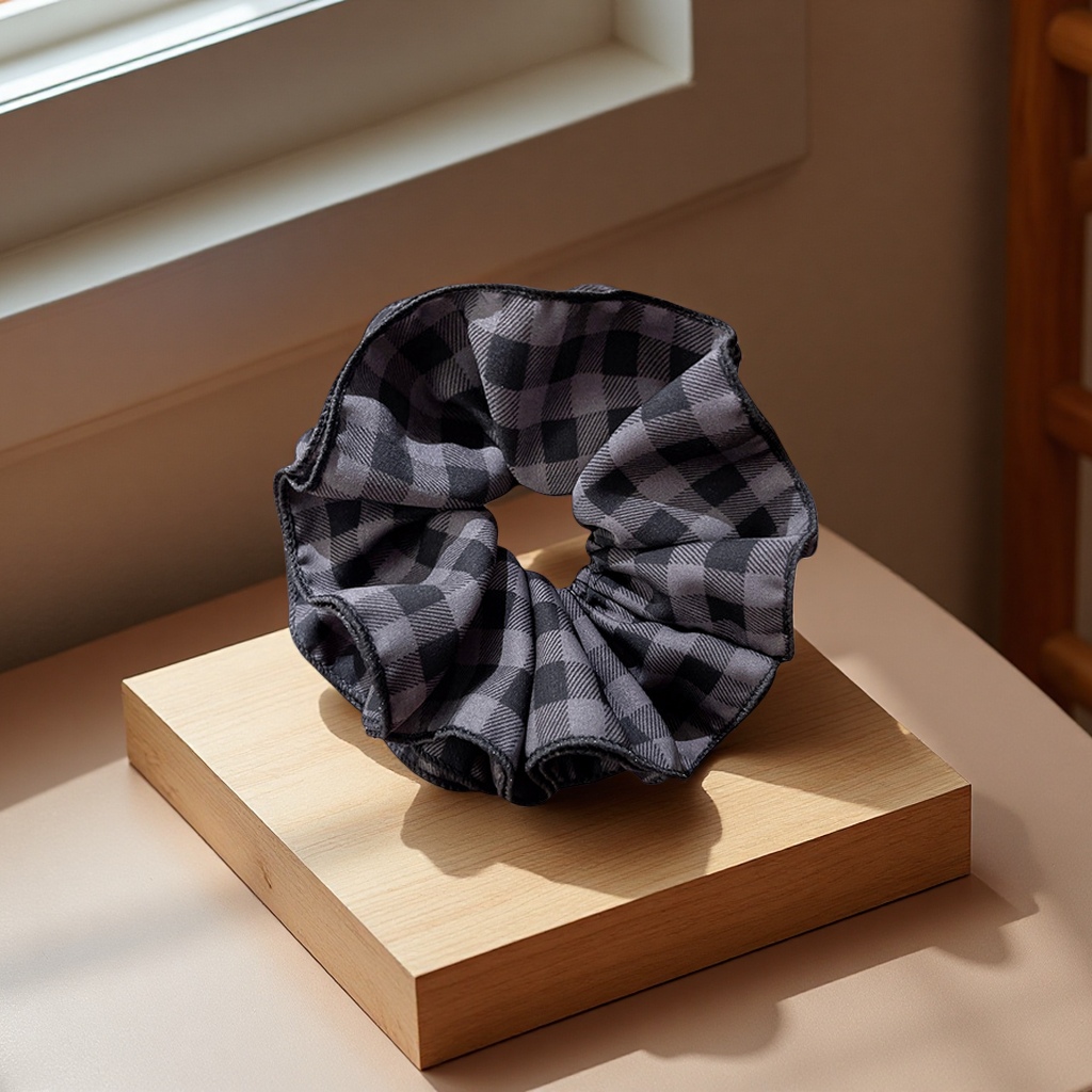 The purple large intestine hair band worn by Zhao Lusi is a new high-end satin four-layer hairpin for women in 2025. The Korean-style simple hair tie is fashionable and versatile Item Picture