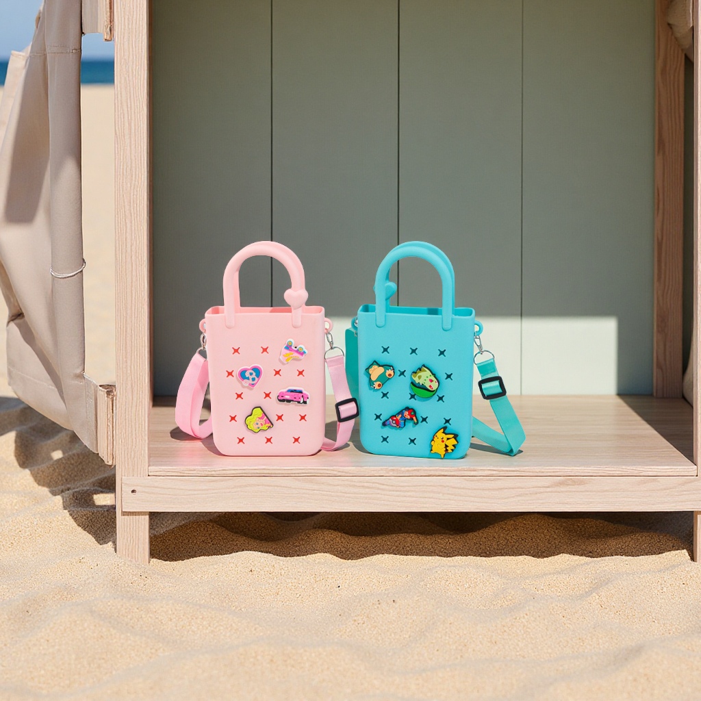 Color-blocking diy silicone hole bag, multi-functional single-shoulder crossbody, hand-carry beach vacation mobile phone storage bag, fashionable and trendy Application Scenario