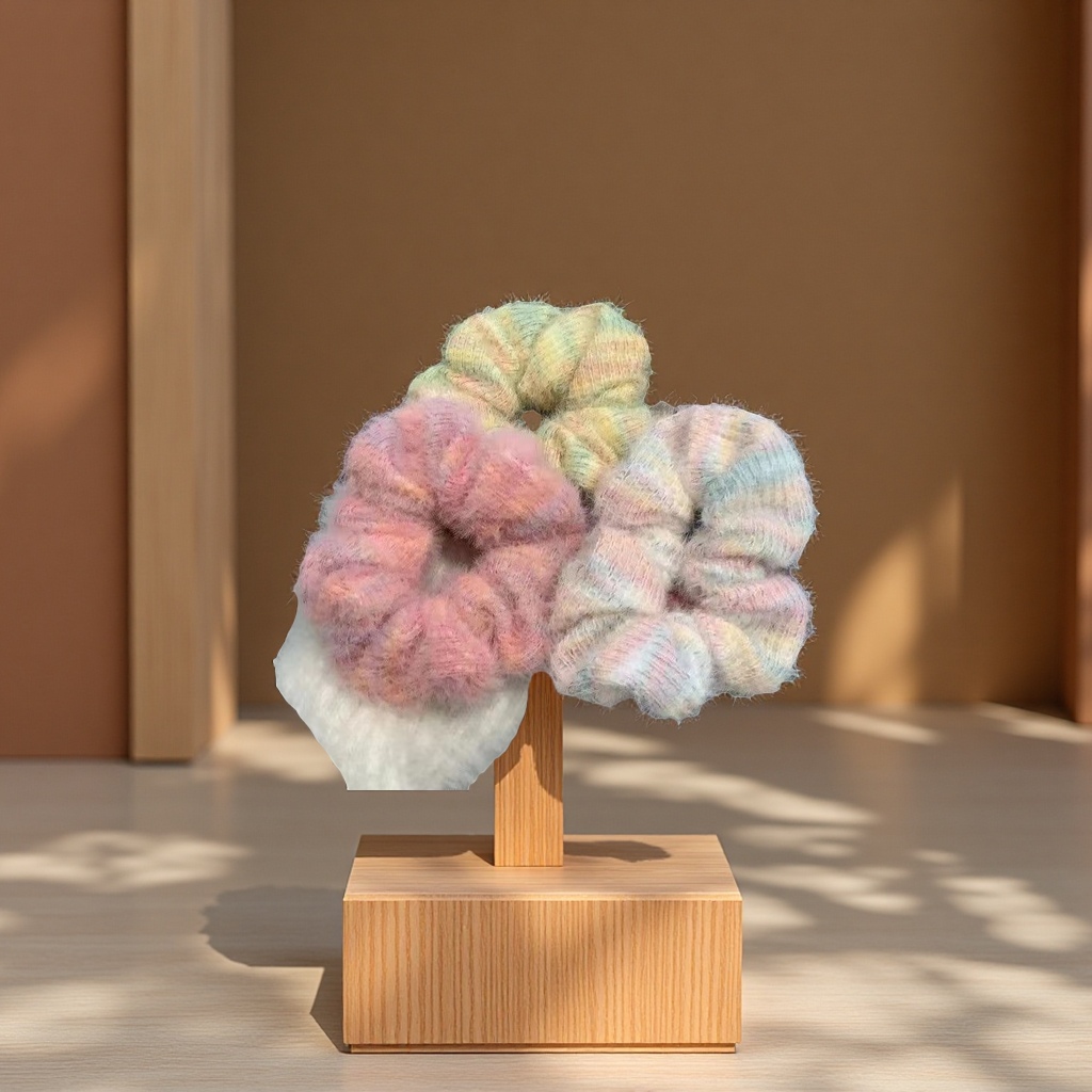 The new sweet and soft woolen lace large intestine hair band for autumn and winter is a versatile and cute hair tie for girls