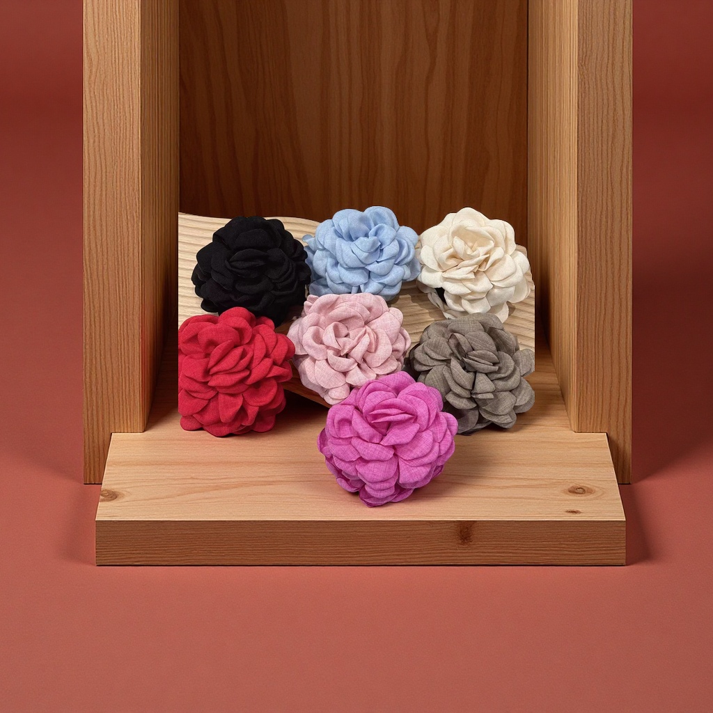The blogger recommends a 12cm niche design style Caro, the same rose claw clip and shark clip as the French girl's hair accessory scarf, which is fashionable and versatile Specification image