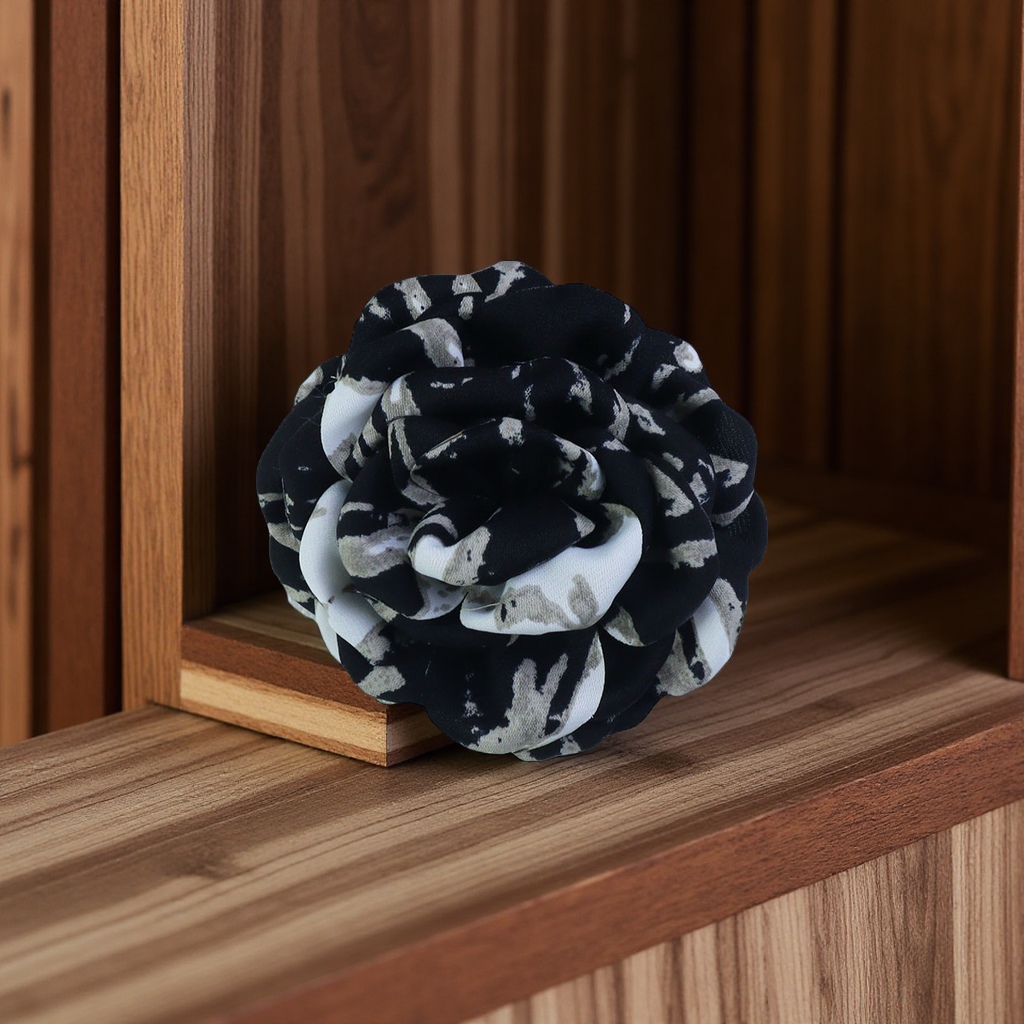 The Chinese-style ink-wash painting rose shark hair clip is a high-end updo hair accessory that is fashionable and versatile, and can increase hair volume Item Picture
