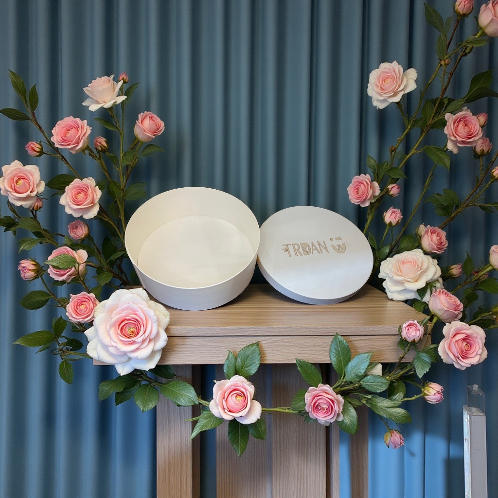 The Basque cheesecake bamboo and wood box tiramisu souvenir box was once beautifully packaged by baking Item Picture