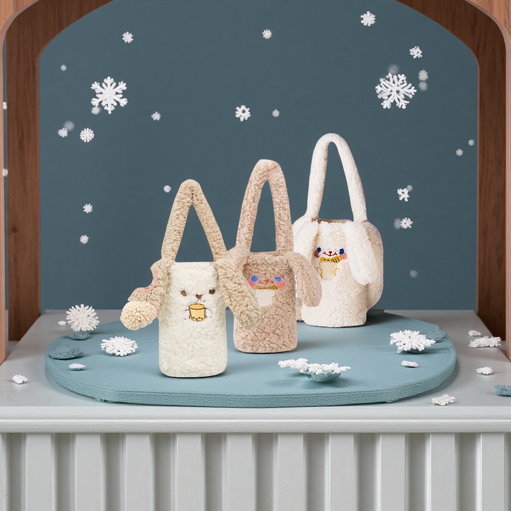 Straw-woven bag with a cute expression imitating lambskin, children's water cup protective case, heat-resistant and shockproof, crossbody handbag
