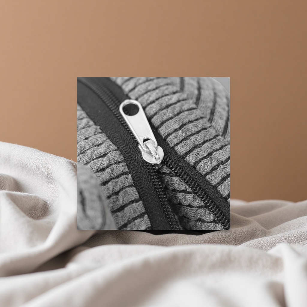 Cross-border multi-functional eye mask and neck pillow sleep wonder 2-in-one cartoon cute storage eye mask and neck pillow set Application Scenario