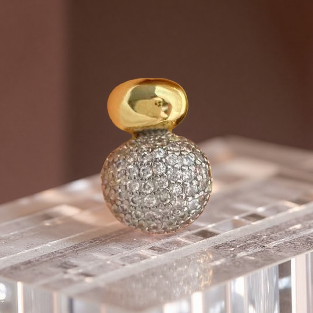 In 2025, the best-selling women's earrings will exude a sense of high-end, niche and light luxury. Wholesale of dual-color zircon stud earrings, fashionable and versatile Application Scenario