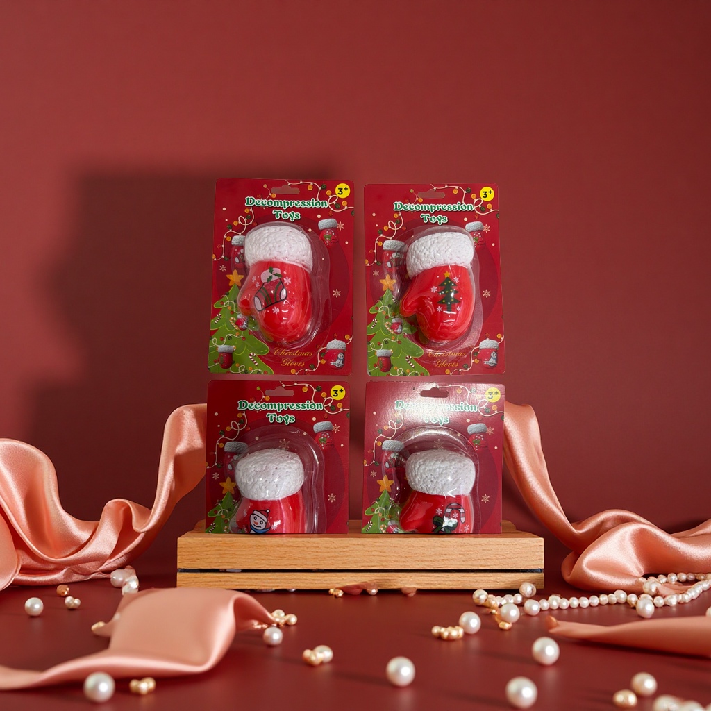 Squeeze the Christmas gloves to keep warm. Warm and festive decorations. Soft and thick Christmas gifts for children and adults details Picture