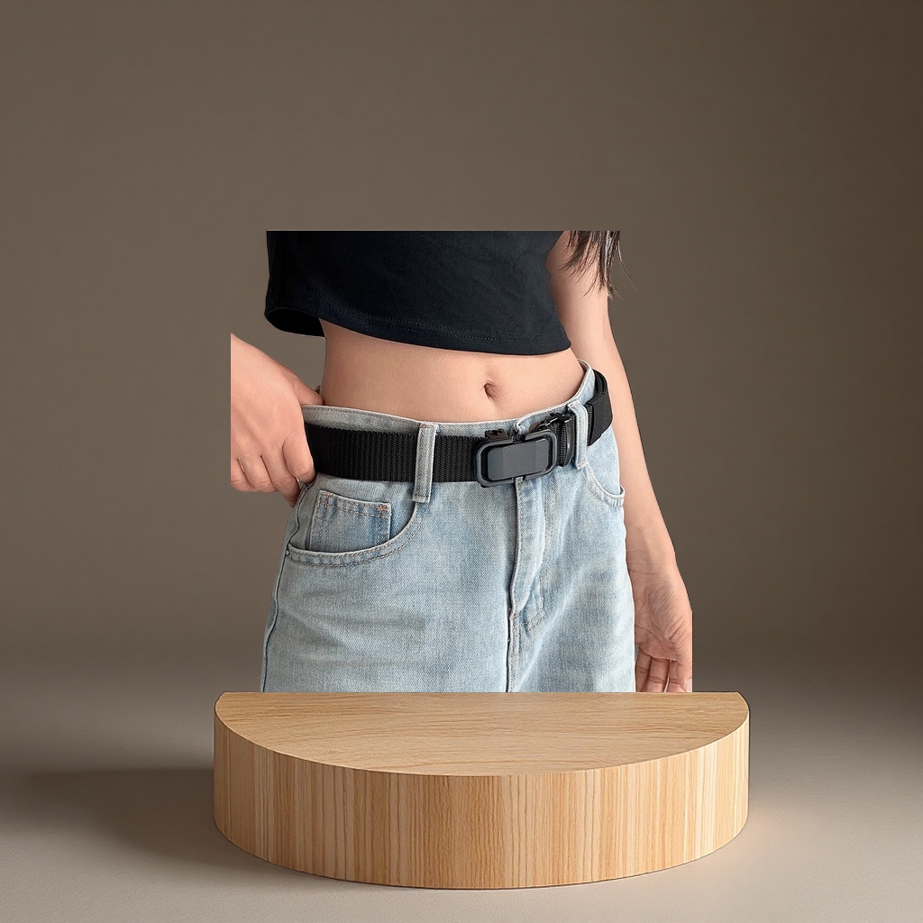 The 2025 new men's and women's canvas nylon self-locking belt is a simple, versatile, lightweight and durable student clothing accessory