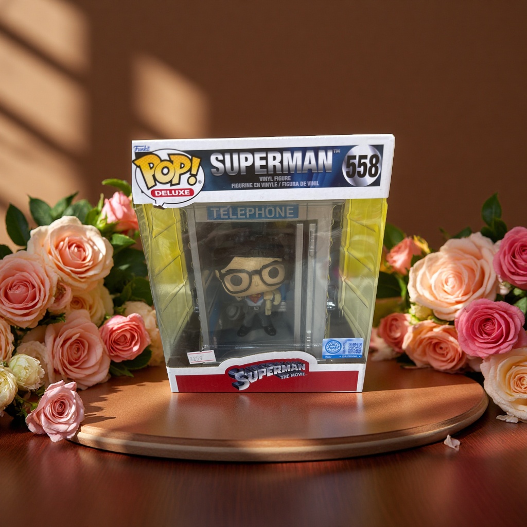 pop Superman figurines, exquisite models, anime merchandise, realistic designs, collectible ornaments and gifts Application Scenario