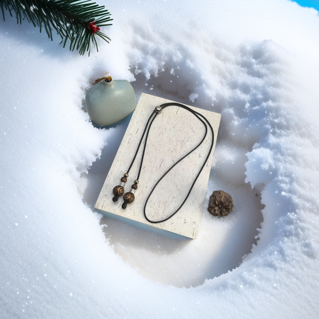 Tibetan sweater chain with three eyes 橝 wood agate Item Picture