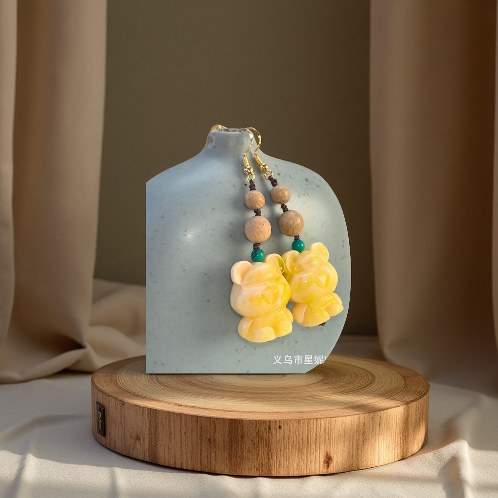 Cute bracelet, women's fashionable jewelry, violent bear chicken oil yellow earrings, camphor wood ear ring, trendy and versatile cute bracelet details Picture