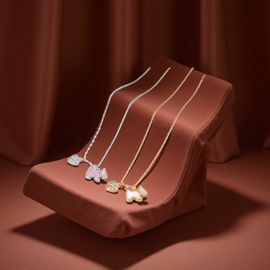 The Bai Ling Heart Necklace for women is a light luxury, versatile and niche collarbone chain with a high-end feel. It is a new fashionable accessory