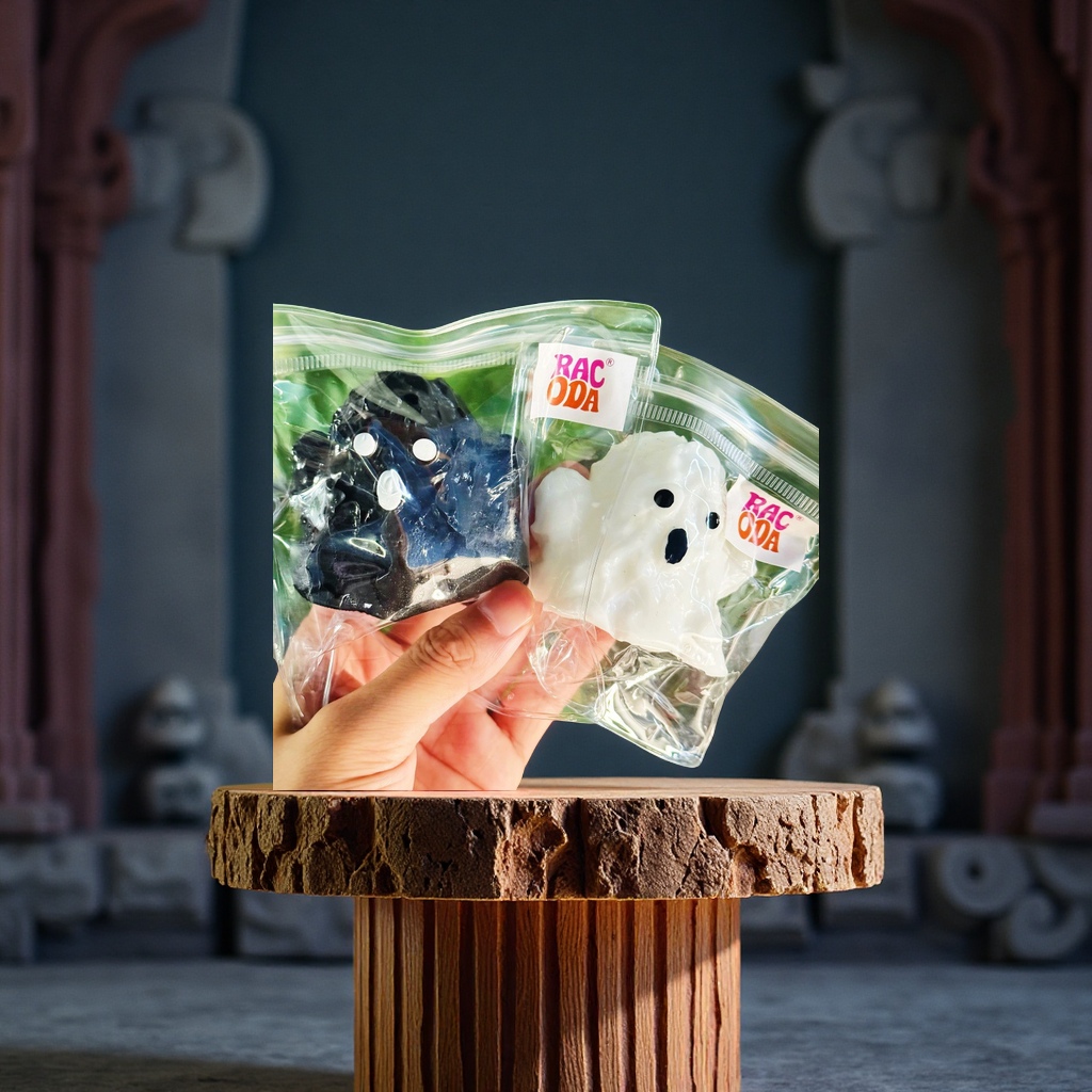 Cross-border Halloween ghost Little Ghost soft rubber pinching toy, slow rebound, relieve stress, vent anger, Fun pranks, New and unique toys Application Scenario