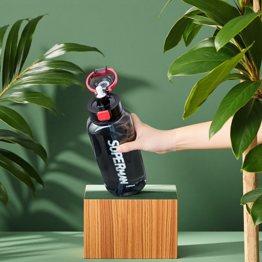 运动水壶实物图