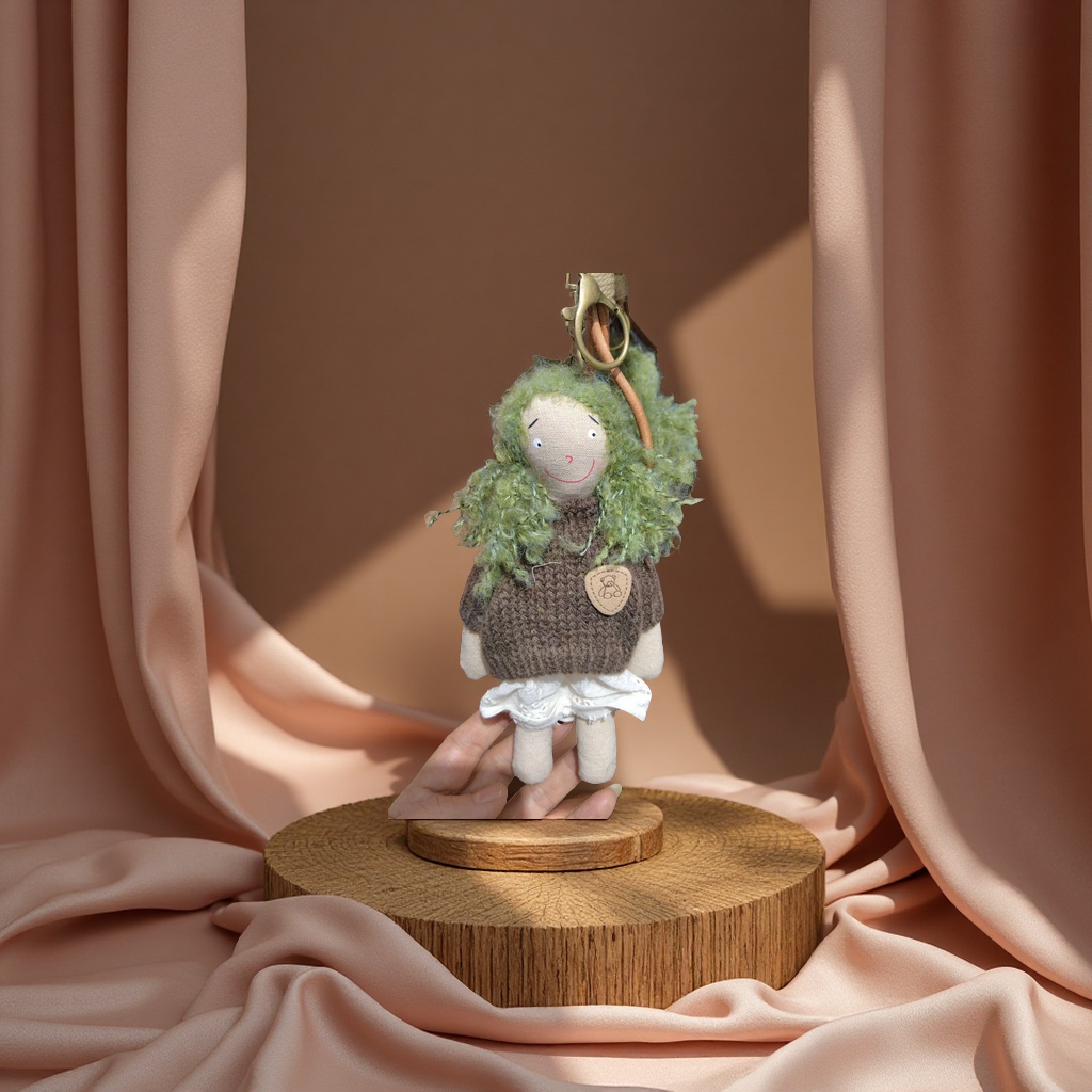 Baby bed hangers, keychains, glass decorations, baby strollers, dolls, wind chimes, cute hanging ornaments, children's products