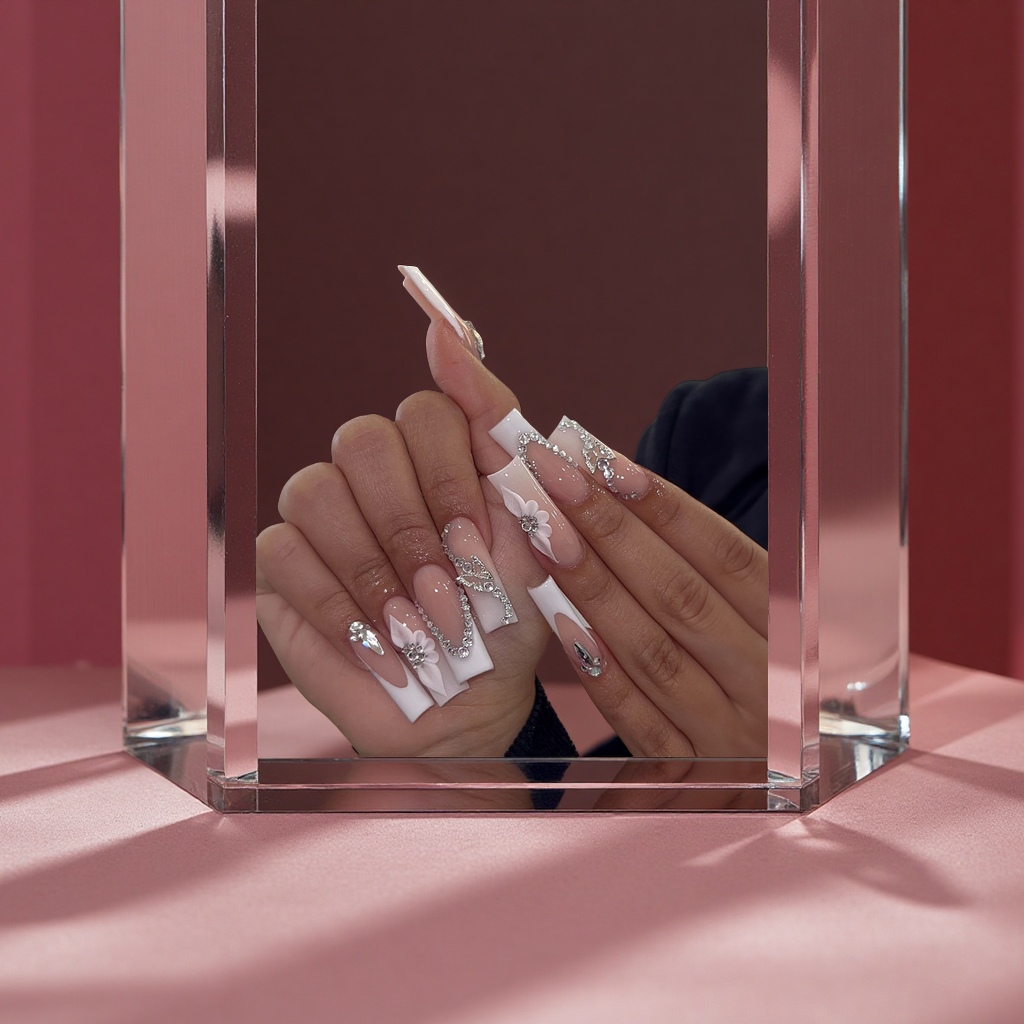 爆款加长方形水钻蝴蝶花朵美甲片ins风假指甲成品美容护肤彩妆工具套装