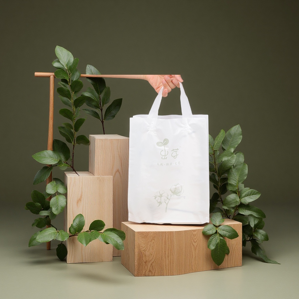 Customized plastic handbags, supermarket shopping bags, gift packaging bags, clothing bags, logo design, free design, durable, environmentally friendly, multi-purpose Application Scenario