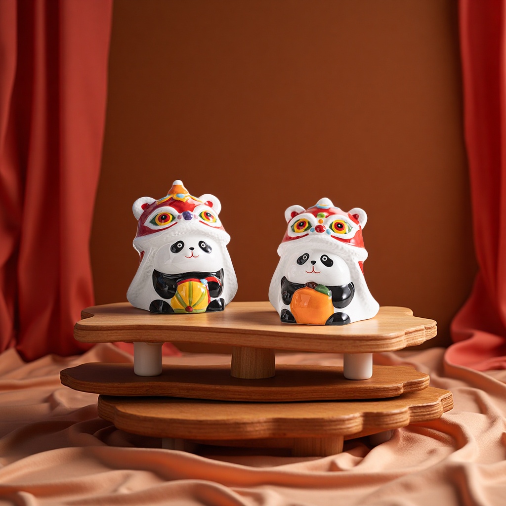 "Money Cat Piggy bank, Fubao Panda figant, cute cat ceramic piggy bank, adorable gift, anime handicraft decoration. Application Scenario
