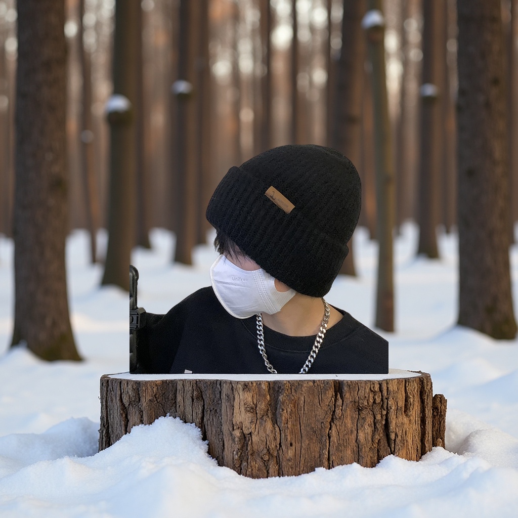 2025 New men's knitted woolen cap, winter thickened ear-protecting headscarf, warm cold hat, men's headscarf, clothing and accessories Application Scenario