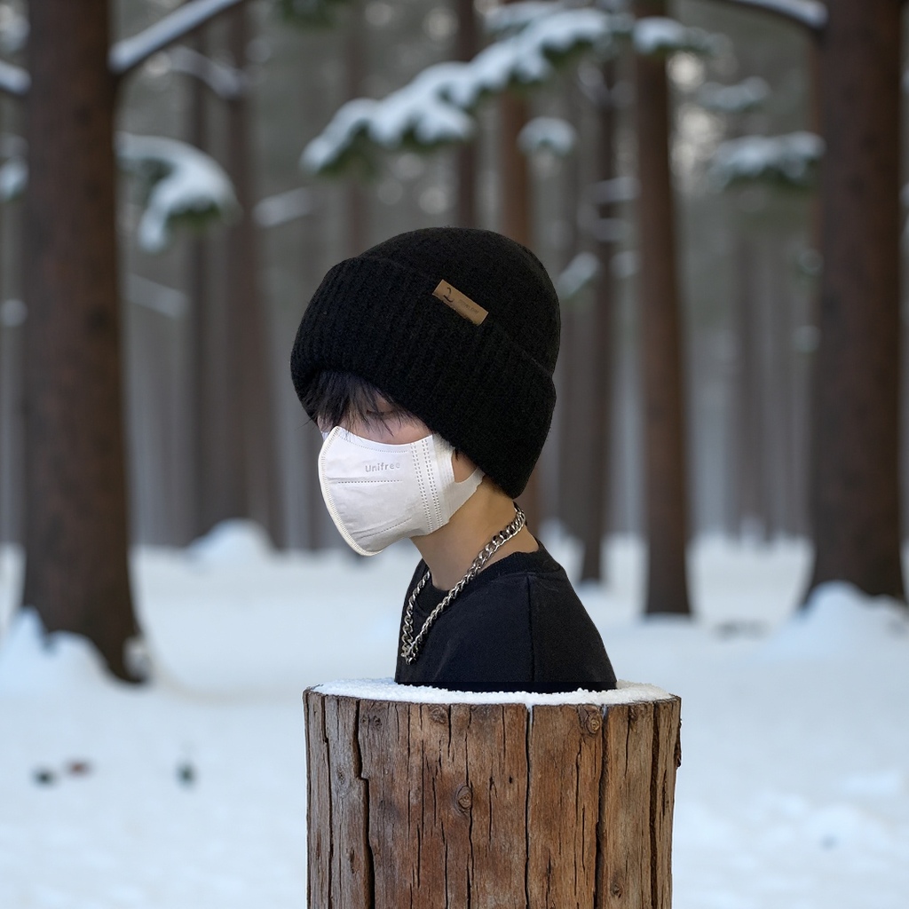 2025 New men's knitted woolen cap, winter thickened ear-protecting headscarf, warm cold hat, men's headscarf, clothing and accessories Item Picture