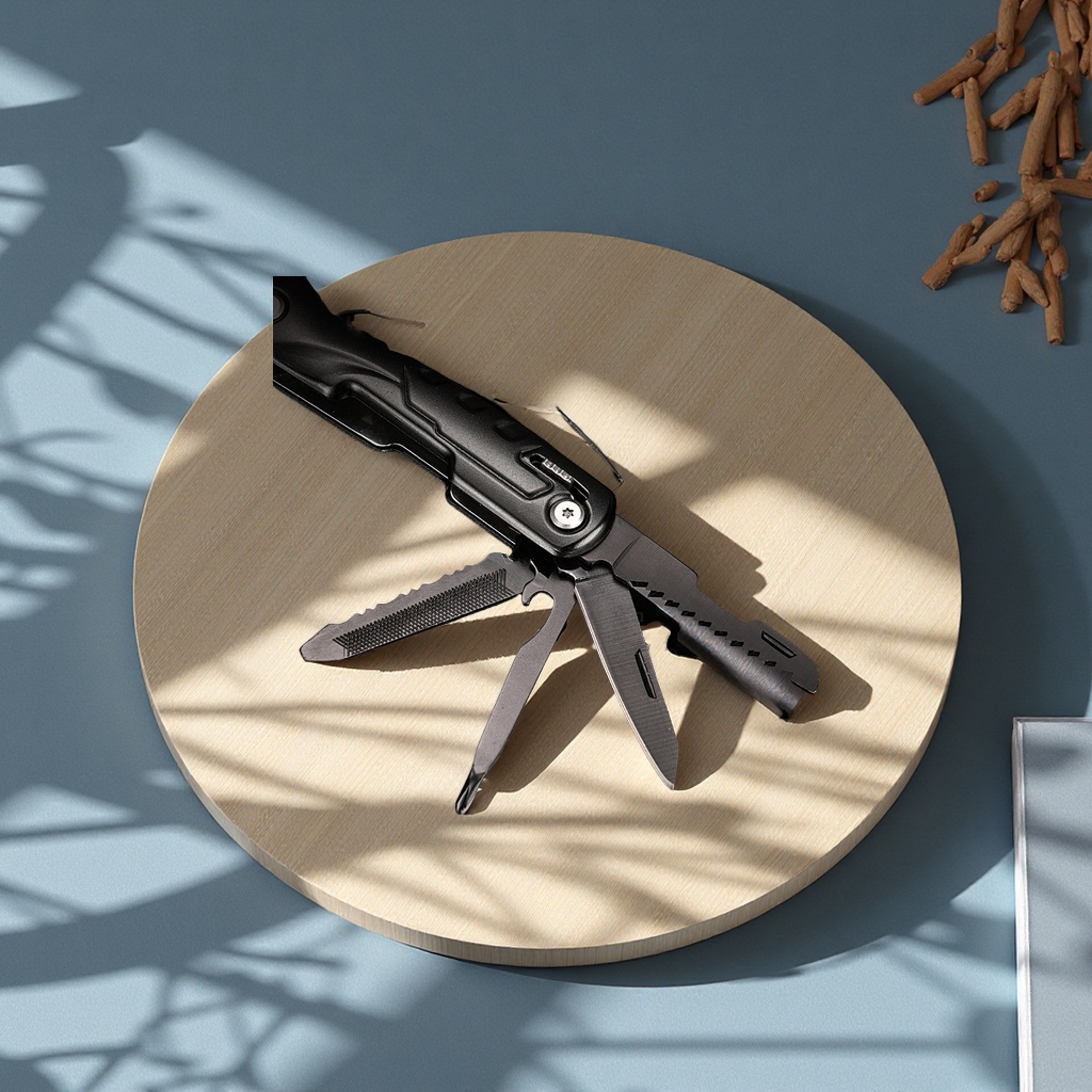 Wholesale multi-functional outdoor hammer combination tools, camping sheep horn small hammers, high-carbon steel household car window-breaking hammers, hardware knives, folding knives Application Scenario