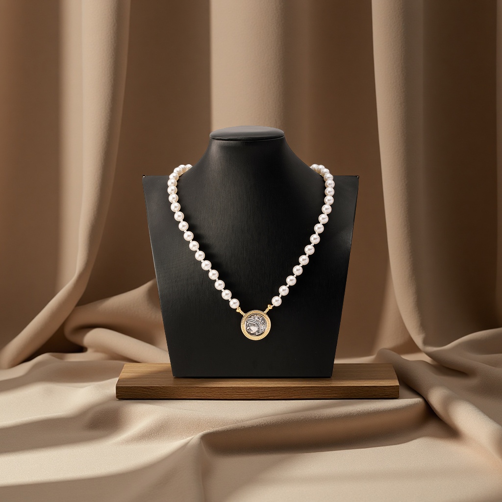 Nasha Glass pearl sweater Chain is a fashionable and versatile, light luxury and high-end commuting accessory necklace for women in autumn and winter