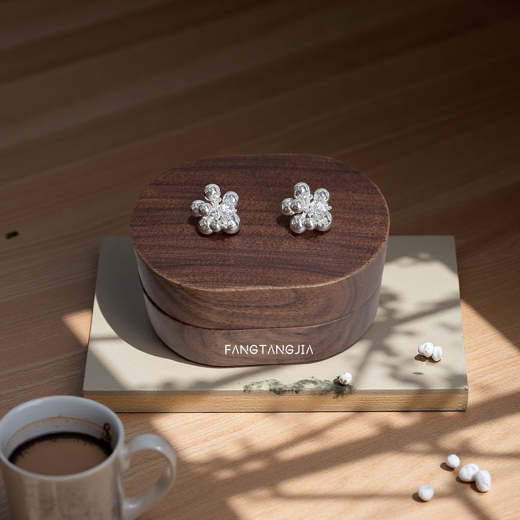 时尚锆石耳环耳饰简约气质耳环女款百搭耳坠耳饰品搭配优雅潮流细节图