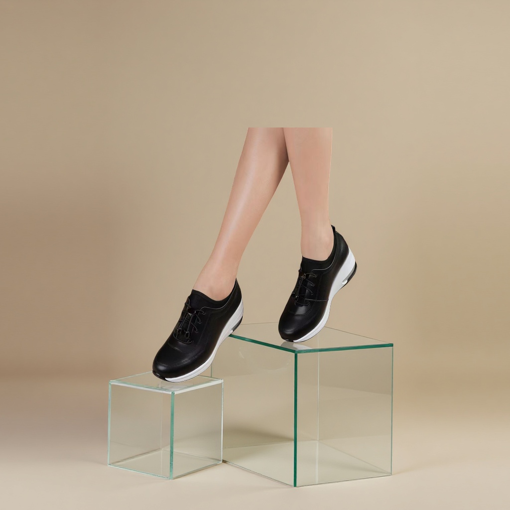 A pair of air-cushioned thick-soled deep-toe shoes, a new black mom wedge heel casual sports women's shoe and women's sandal for the autumn of 2025 Specification drawing