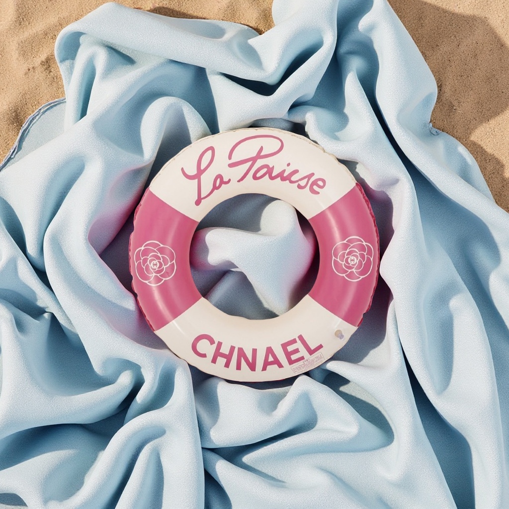 救生衣马甲/游泳板/冲浪板/水上用品白底实物图