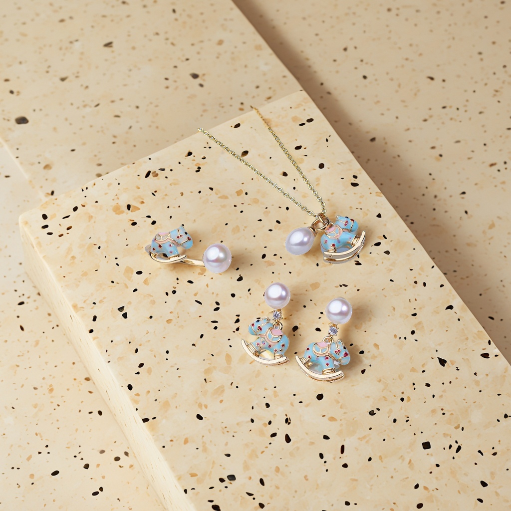 Three-piece Wooden Horse set of natural pearl earrings Specification image