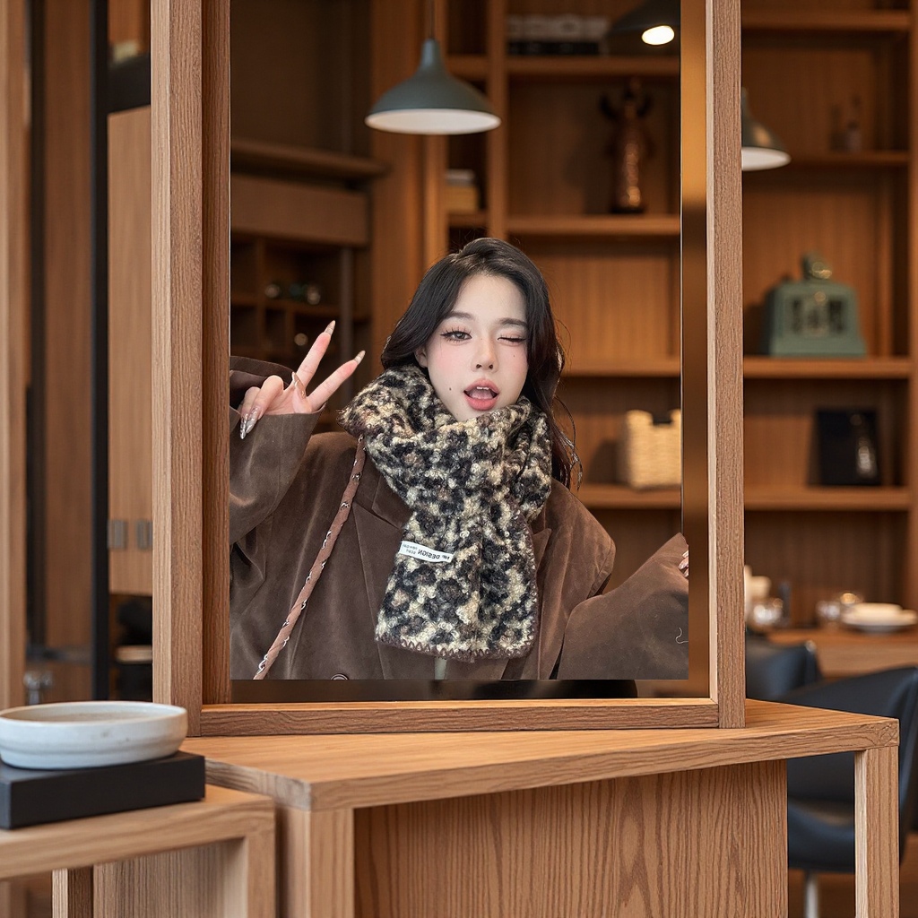 2025 Retro Hot Girl Leopard Print Scarf, thick and warm autumn and winter shawl, versatile and fashionable scarf clothing accessory