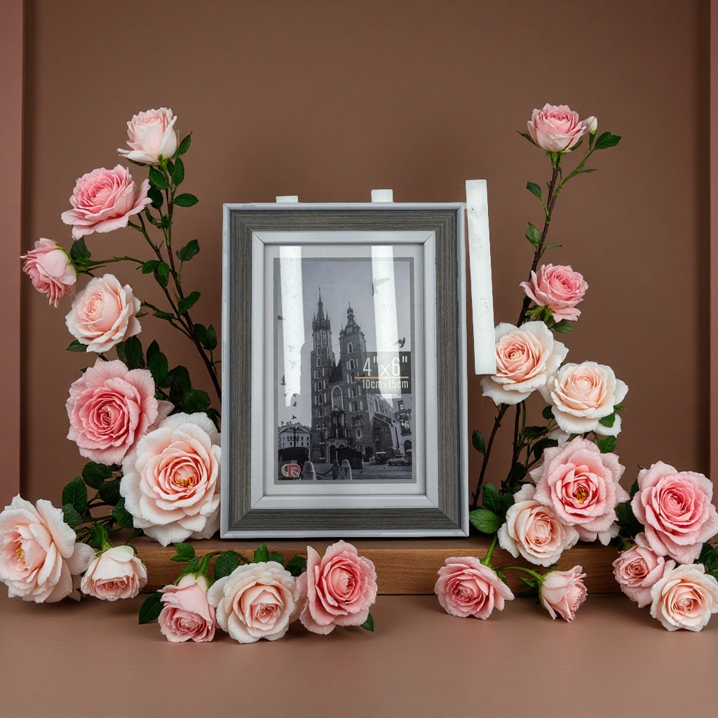 宸瑞工艺品有限公司专业生产各类中高低档相框、可来样定做