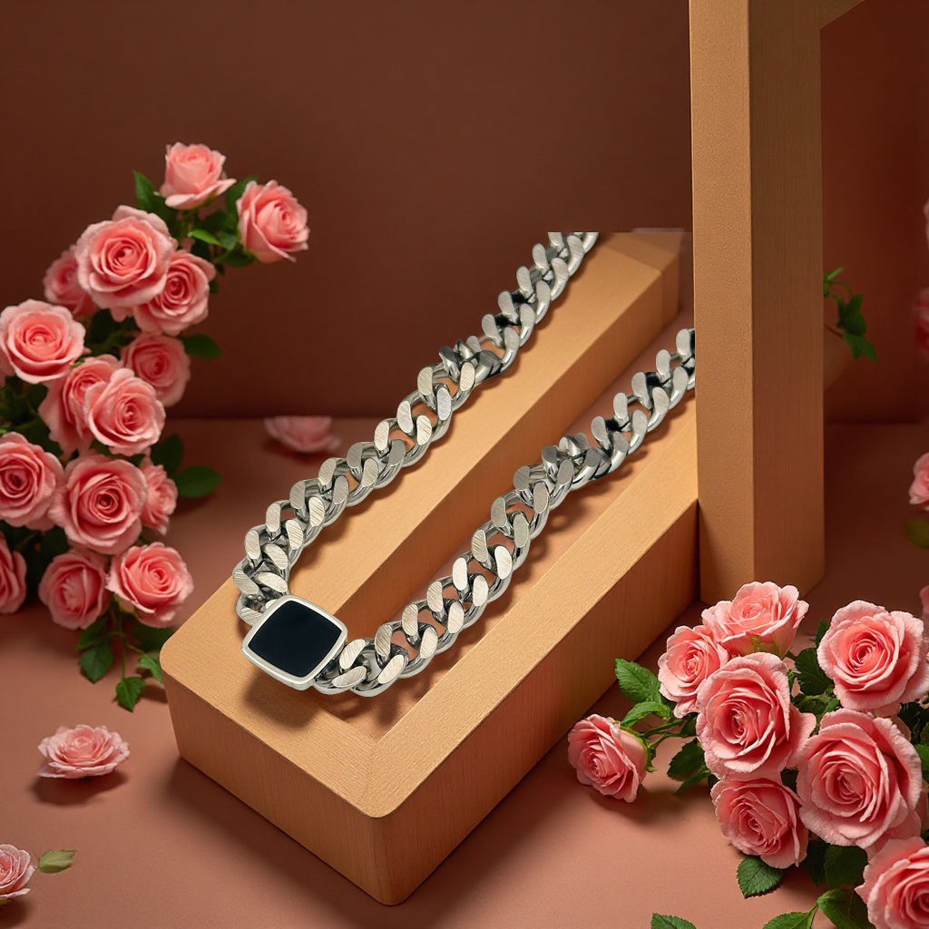 Fashionable and simple metal necklace, a versatile and trendy individual accessory for women. A couple necklace with a long chain for your girlfriend detail image 5