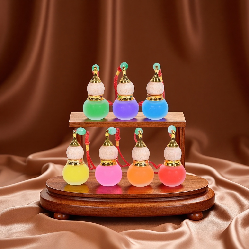 Car aroma diffuser gourds, peace amulets, crystal pendants, car interior accessories, car perfumes, aroma ornaments, essential oil aromatherapy products Application Scenario