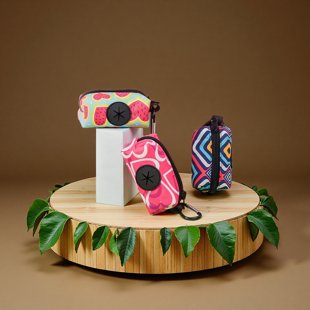 跨境新品工厂BSCI认证宠物狗出行拾便器垃圾袋收纳包宠物清洁用品宠物便携袋白底实物图