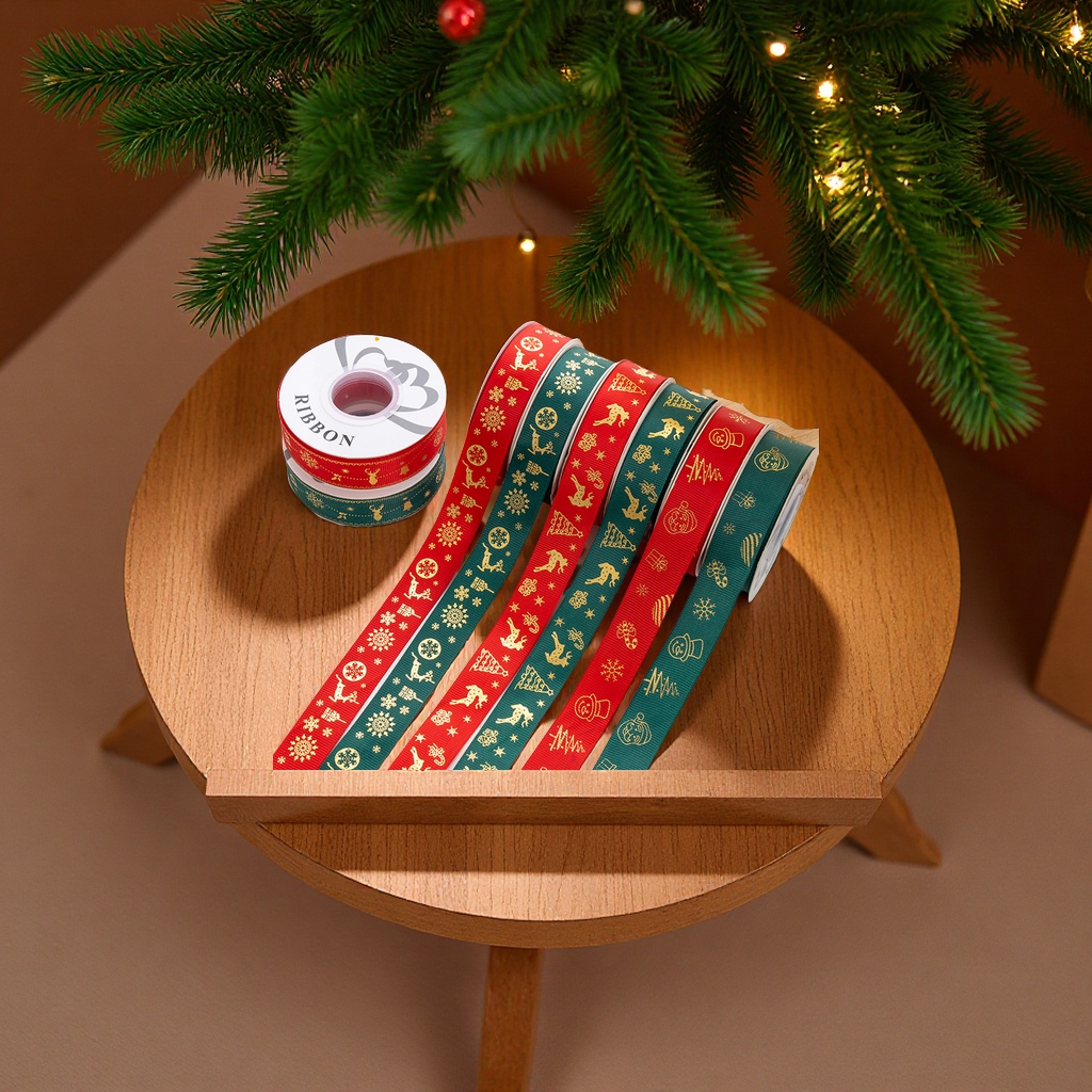 Christmas tree gift packaging ribbon, 2.5cm polyester gold-embossed ribbon, festival decoration, DIY clothing accessories, scarf, silk scarf, sun-protective clothing, sash Application Scenario