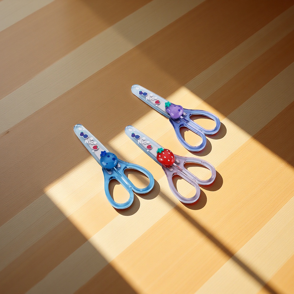 Pioneer 1517 Transparent handle cartoon Scissors, student safety scissors with sheath, manual operation scissors Specification image