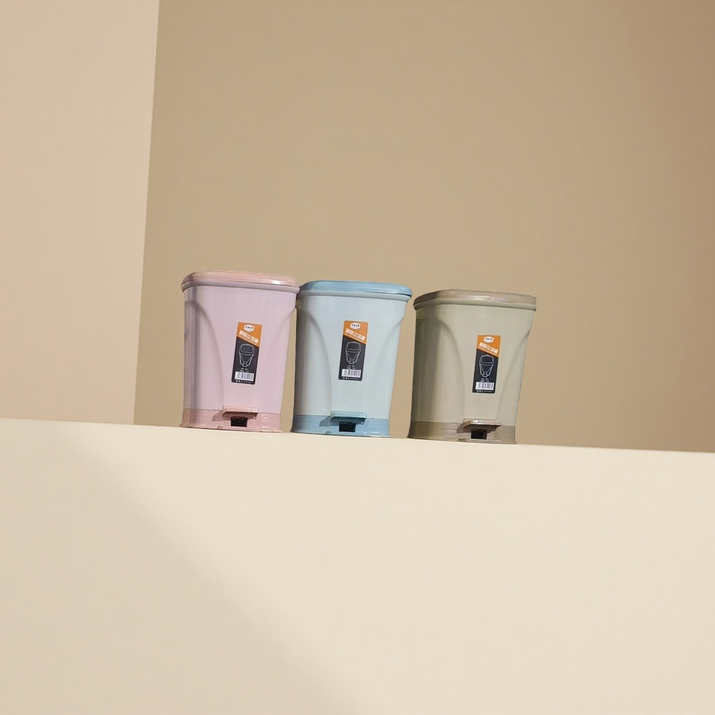 垃圾桶白底实物图